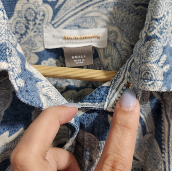 🔵 Anthropologie Pilcro Blue Paisley Sigourney Corduroy Buttondown Blouse Top - Picture 4 of 4